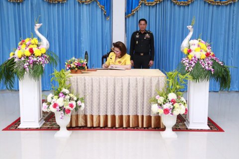 071 นายกสมาคมภริยาฯ นำอุปนายกฯ และคณะกรรมการตรวจเยี่ยมโครงการ ๔ โครงการที่ ศอว.ศอพท. จังหวัดลพบุ...
