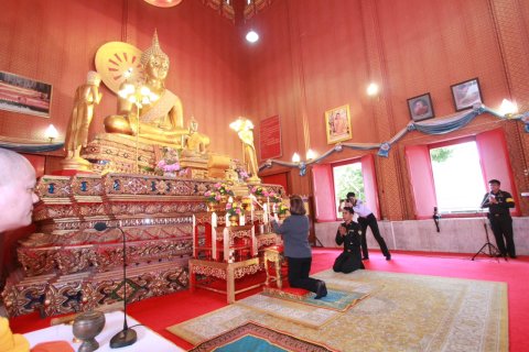079 นายกสมาคมภริยาฯ นำคณะกรรมการฯ เข้าสักการะสิ่งศักดิ์สิทธิ์ ที่วัดวรนาถบรรพต(วัดเขากบ)