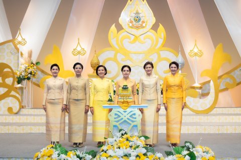 ๐๘๖ การบันทึกเทปโทรทัศน์อาเศียรวาทถวายพระพรชัยมงคล เนื่องในโอกาสมหามงคล เฉลิมพระชนมพรรษา พระบาทสม...