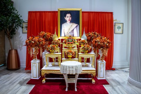 ๐๑ ปลัดกระทรวงกลาโหม พร้อมด้วยนายกสมาคมภริยาข้าราชการสำนักงานปลัดกระทรวงกลาโหม นำคณะร่วมทูลเกล้าฯ...