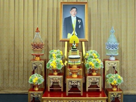 ๙๕ พิธีเจริญพระพุทธมนต์และพิธีทำบุญตักบาตรถวายเป็นพระราชกุศล เนื่องในโอกาสวันเฉลิมพระชนมพรรษาพระบ...
