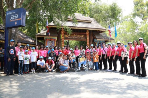 105 นายกสมาคมภริยาฯ นำคณะกรรมการสมาคมฯและผู้ร่วมโครงการ "สานรัก สานฝัน รางวัลแด่น้อง" เข้าเยี่ยมช...