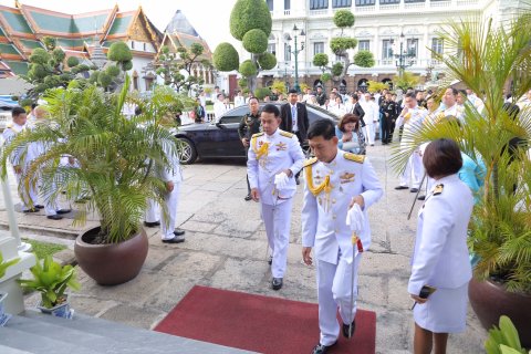 128 ปลัดกระทรวงกลาโหม และนายกสมาคมภริยาฯ นำหัวหน้าหน่วยขึ้นตรงและภริยาร่วมลงนามถวายพระพร สมเด็จพร...