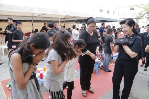 030 เมื่อวันที่ 14 มกราคม 2560 นายกสมาคมภริยาฯ พร้อมด้วยคณะกรรมการสมาคมฯ ร่วมกิจกรรมวันเด็กแห่งชา...