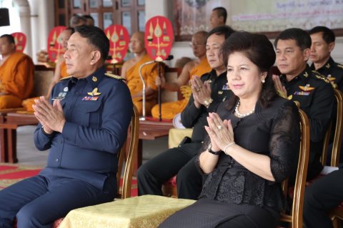 038 เมื่อวันที่ 10 กุมภาพันธ์ 2560 อุปนายกสมาคมภริยาฯ เป็นผู้แทนนายกสมาคมภริยาฯ พร้อมด้วยคณะกรรม...