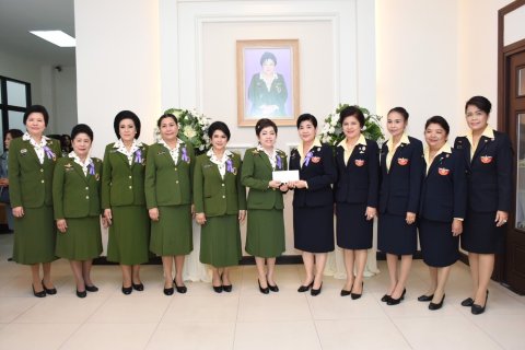 088 เมื่อวันที่ 3 สิงหาคม 2560 นายกสมาคมภริยาฯ พร้อมด้วยคณะกรรมการสมาคมฯ ร่วมงานวันคล้ายวันสถ...