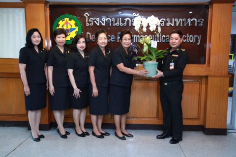 098 เมื่อวันที่ 23 สิงหาคม 2560 คุณวิจิตรา เมนะรุจิ เป็นผู้แทนนายกสมาคมภริยาฯ พร้อมด้วยคณะกรรมการ...