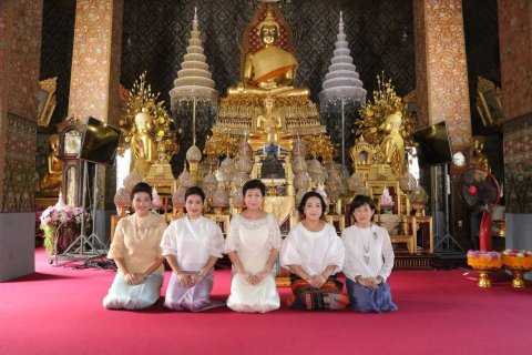๐๕๕ เมื่อวันที่ ๑๙ มีนาคม ๒๕๖๑ คุณนวลจันทร์ พูนสวัสดิ์ เป็นผู้แทนนายกสมาคมภริยาฯ พร้อมด้วย คณะกรร...