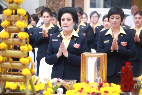 ๐๑๒ เมื่อวันที่ ๙ พฤศจิกายน ๒๕๖๐ นายกสมาคมภริยาฯ เป็นประธานจัดงานวันคล้ายวันสถาปนาสมาคมฯ ครบ...