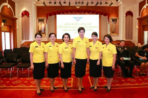 037 เมื่อวันที่ ๒๘ พฤศจิกายน ๒๕๖๒ นายกสมาคมภริยาฯ พร้อมด้วยคณะกรรมการฯ ร่วมกิจกรรมบริจาคโลห...
