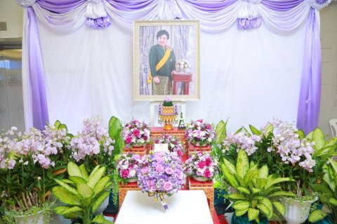 ๐๗๒ เมื่อวันที่ ๑๙ เมษายน ๒๕๖๒ นายกสมาคมภริยาฯ พร้อมด้วยคณะกรรมการฯ ร่วมลงนามถวายพระพรชัยม...