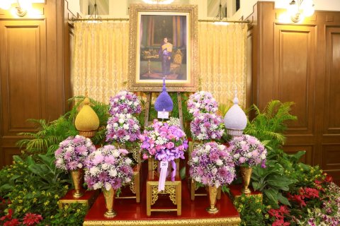 ๐๓๗ นายกสมาคมฯ เข้าร่วมถวายแจกันดอกไม้และลงนามถวายพระพร สมเด็จพระกนิษฐาธิราชเจ้า กรมสมเด็จพระเทพ...