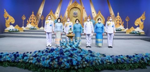 ๐๘๐ ปลัดกระทรวงกลาโหม พร้อมด้วยนายก สคภ.สป. นำคณะนายทหารชั้นผู้ใหญ่พร้อมภริยา บันทึกเทปโทรทัศน์อา...