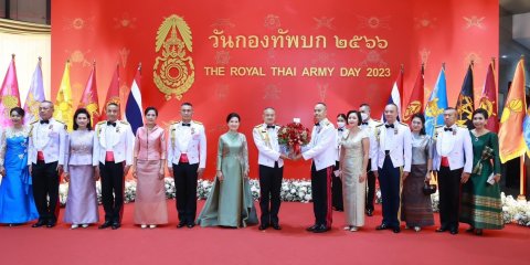 ๐๖๓ ปลัดกระทรวงกลาโหม และนายกสมาคมภริยาฯ ร่วมงานวันกองทัพบก
