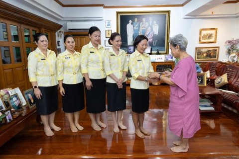 ๐๑๒ การเข้าเยี่ยมคารวะ พลโทหญิง วรนุช เบื้องบน อดีตนายกสมาคมฯ